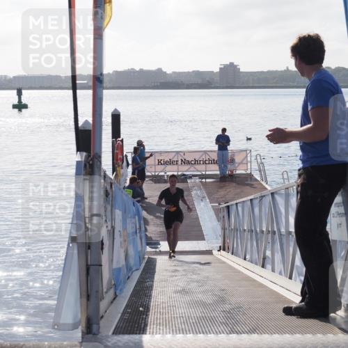 17.08.2025 - KN Förde Triathlon 2025 MichiJ http://msf.ph/oto/8576940 17.08.2025 09:12:51 Schwimmen 136, 142, 142 meine-sportfotos.de