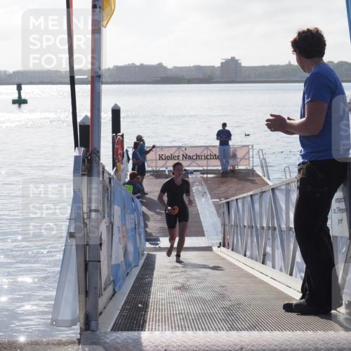 17.08.2025 - KN Förde Triathlon 2025 MichiJ http://msf.ph/oto/8576954 17.08.2025 09:12:51 Schwimmen 136, 142, 142 meine-sportfotos.de