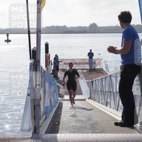 17.08.2025 - KN Förde Triathlon 2025 MichiJ http://msf.ph/oto/8576960 17.08.2025 09:12:52 Schwimmen 136, 142, 142 meine-sportfotos.de