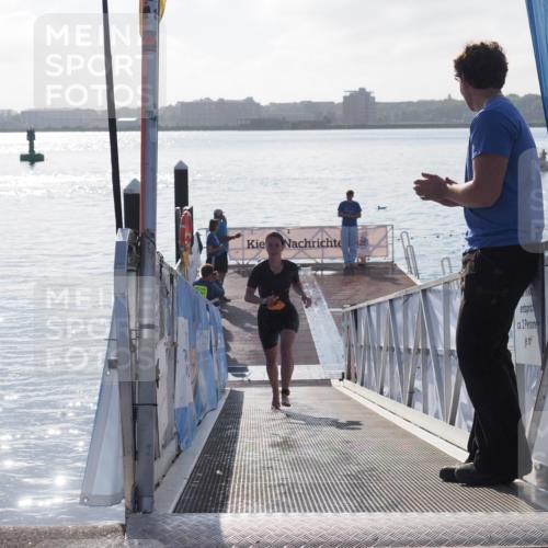 17.08.2025 - KN Förde Triathlon 2025 MichiJ http://msf.ph/oto/8576964 17.08.2025 09:12:52 Schwimmen 136, 142, 142 meine-sportfotos.de