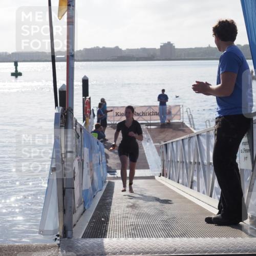 17.08.2025 - KN Förde Triathlon 2025 MichiJ http://msf.ph/oto/8576971 17.08.2025 09:12:52 Schwimmen 136, 142, 142 meine-sportfotos.de