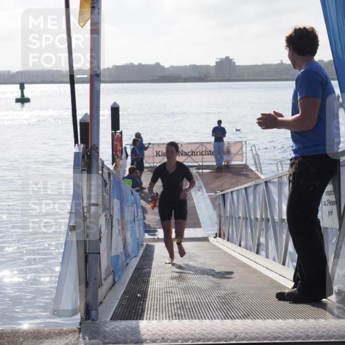 17.08.2025 - KN Förde Triathlon 2025 MichiJ http://msf.ph/oto/8576975 17.08.2025 09:12:53 Schwimmen 136, 142, 142 meine-sportfotos.de