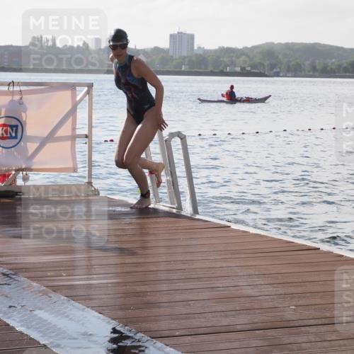 17.08.2025 - KN Förde Triathlon 2025 KatJ http://msf.ph/oto/8577311 17.08.2025 09:16:40 Schwimmen 144, 172, 176, 144, 160, 172, 176 meine-sportfotos.de