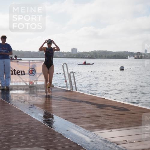 17.08.2025 - KN Förde Triathlon 2025 KatJ http://msf.ph/oto/8577340 17.08.2025 09:16:41 Schwimmen 144, 172, 176, 144, 160, 172, 176 meine-sportfotos.de