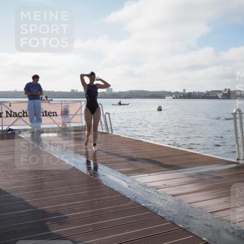17.08.2025 - KN Förde Triathlon 2025 KatJ http://msf.ph/oto/8577357 17.08.2025 09:16:42 Schwimmen 144, 172, 176, 144, 160, 172, 176 meine-sportfotos.de