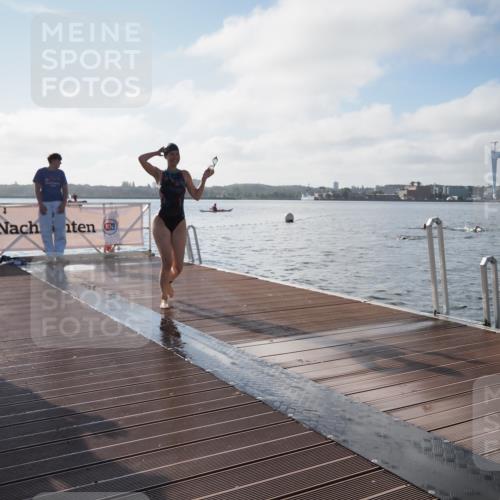 17.08.2025 - KN Förde Triathlon 2025 KatJ http://msf.ph/oto/8577367 17.08.2025 09:16:43 Schwimmen 172, 176, 144, 160, 172, 176 meine-sportfotos.de