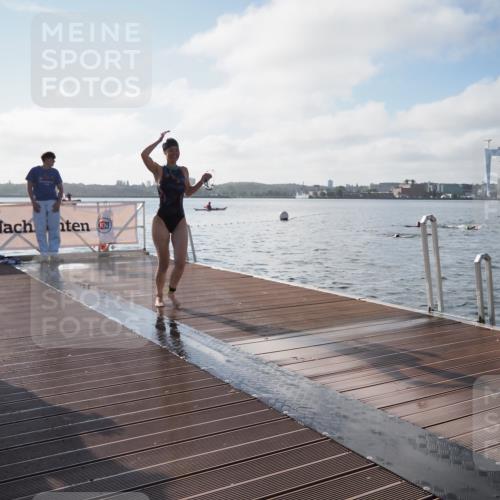 17.08.2025 - KN Förde Triathlon 2025 KatJ http://msf.ph/oto/8577370 17.08.2025 09:16:43 Schwimmen 172, 176, 144, 160, 172, 176 meine-sportfotos.de