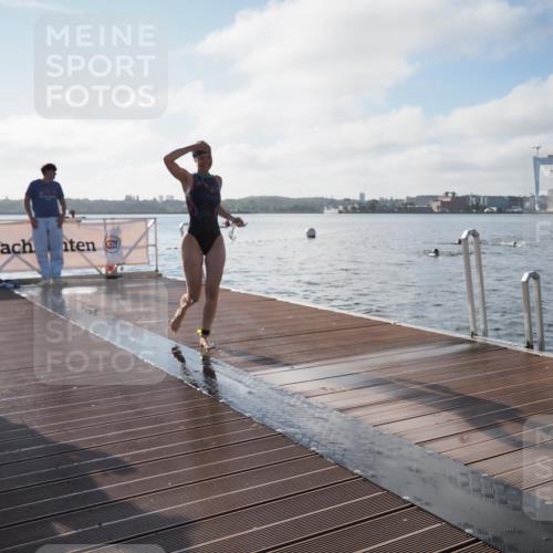 17.08.2025 - KN Förde Triathlon 2025 KatJ http://msf.ph/oto/8577376 17.08.2025 09:16:43 Schwimmen 172, 176, 144, 160, 172, 176 meine-sportfotos.de