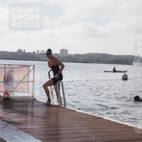 17.08.2025 - KN Förde Triathlon 2025 KatJ http://msf.ph/oto/8577400 17.08.2025 09:17:02 Schwimmen 158, 204, 158 meine-sportfotos.de