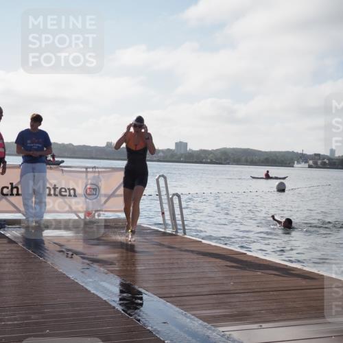 17.08.2025 - KN Förde Triathlon 2025 KatJ http://msf.ph/oto/8577417 17.08.2025 09:17:03 Schwimmen 158, 204, 158 meine-sportfotos.de