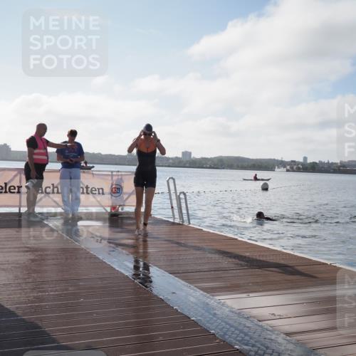 17.08.2025 - KN Förde Triathlon 2025 KatJ http://msf.ph/oto/8577429 17.08.2025 09:17:03 Schwimmen 158, 204, 158 meine-sportfotos.de