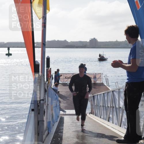 17.08.2025 - KN Förde Triathlon 2025 MichiJ http://msf.ph/oto/8577451 17.08.2025 09:13:51 Schwimmen 138, 151, 151 meine-sportfotos.de