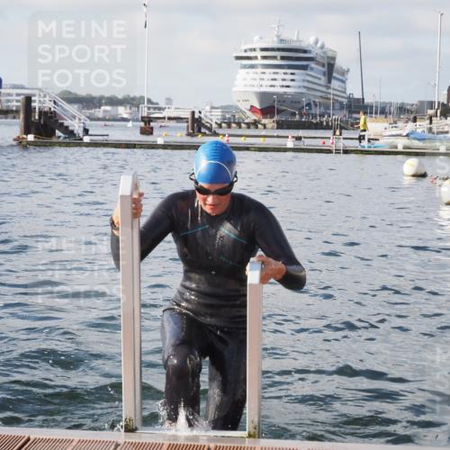 17.08.2025 - KN Förde Triathlon 2025 KatJ http://msf.ph/oto/8577613 17.08.2025 09:17:29 Schwimmen 177, 181, 177, 181 meine-sportfotos.de