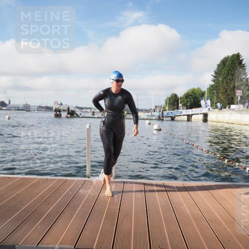 17.08.2025 - KN Förde Triathlon 2025 KatJ http://msf.ph/oto/8577648 17.08.2025 09:17:31 Schwimmen 177, 181, 177, 181 meine-sportfotos.de