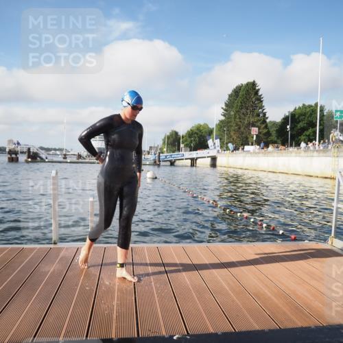 17.08.2025 - KN Förde Triathlon 2025 KatJ http://msf.ph/oto/8577657 17.08.2025 09:17:31 Schwimmen 177, 181, 177, 181 meine-sportfotos.de