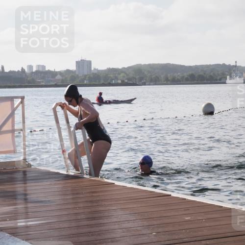 17.08.2025 - KN Förde Triathlon 2025 KatJ http://msf.ph/oto/8577669 17.08.2025 09:17:39 Schwimmen 167, 170, 170, 177, 181 meine-sportfotos.de
