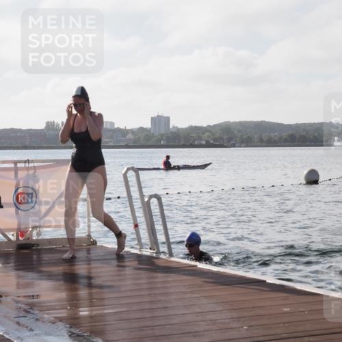 17.08.2025 - KN Förde Triathlon 2025 KatJ http://msf.ph/oto/8577687 17.08.2025 09:17:41 Schwimmen 161, 167, 170, 180, 167, 170, 181 meine-sportfotos.de