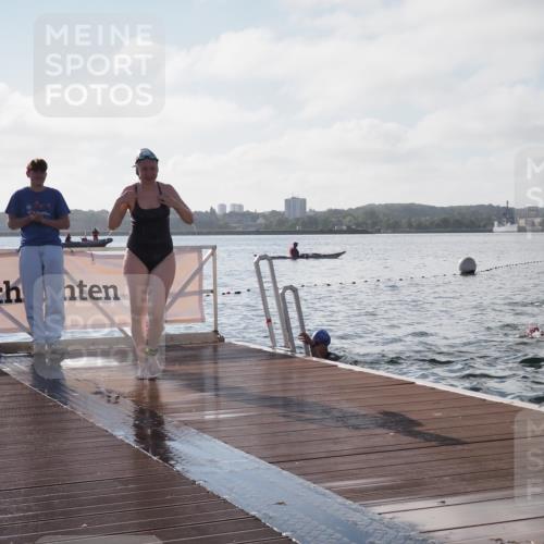 17.08.2025 - KN Förde Triathlon 2025 KatJ http://msf.ph/oto/8577702 17.08.2025 09:17:42 Schwimmen 161, 167, 170, 180, 167, 170, 181 meine-sportfotos.de