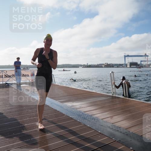 17.08.2025 - KN Förde Triathlon 2025 KatJ http://msf.ph/oto/8577967 17.08.2025 09:18:06 Schwimmen 175, 189, 254, 175, 182, 189, 254 meine-sportfotos.de