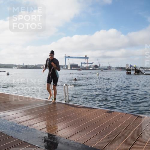17.08.2025 - KN Förde Triathlon 2025 KatJ http://msf.ph/oto/8577979 17.08.2025 09:18:08 Schwimmen 175, 189, 254, 175, 182, 189, 254 meine-sportfotos.de