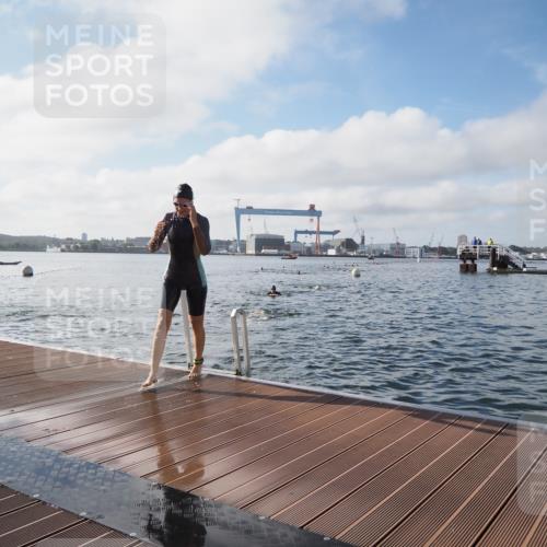 17.08.2025 - KN Förde Triathlon 2025 KatJ http://msf.ph/oto/8577981 17.08.2025 09:18:08 Schwimmen 175, 189, 254, 175, 182, 189, 254 meine-sportfotos.de