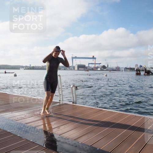17.08.2025 - KN Förde Triathlon 2025 KatJ http://msf.ph/oto/8578001 17.08.2025 09:18:09 Schwimmen 189, 254, 175, 189, 254 meine-sportfotos.de