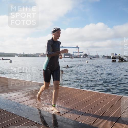 17.08.2025 - KN Förde Triathlon 2025 KatJ http://msf.ph/oto/8578013 17.08.2025 09:18:10 Schwimmen 189, 254, 175, 189, 254 meine-sportfotos.de