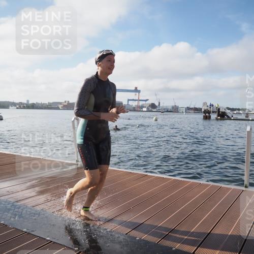 17.08.2025 - KN Förde Triathlon 2025 KatJ http://msf.ph/oto/8578015 17.08.2025 09:18:10 Schwimmen 189, 254, 175, 189, 254 meine-sportfotos.de