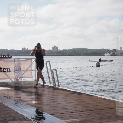 17.08.2025 - KN Förde Triathlon 2025 KatJ http://msf.ph/oto/8578021 17.08.2025 09:18:19 Schwimmen 174, 185, 174, 185, 254 meine-sportfotos.de