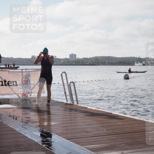 17.08.2025 - KN Förde Triathlon 2025 KatJ http://msf.ph/oto/8578029 17.08.2025 09:18:19 Schwimmen 174, 185, 174, 185, 254 meine-sportfotos.de