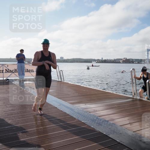 17.08.2025 - KN Förde Triathlon 2025 KatJ http://msf.ph/oto/8578078 17.08.2025 09:18:22 Schwimmen 174, 185, 192, 174, 185, 254 meine-sportfotos.de