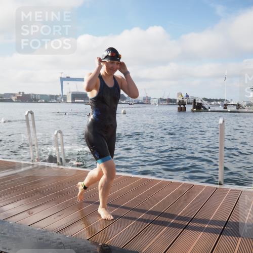 17.08.2025 - KN Förde Triathlon 2025 KatJ http://msf.ph/oto/8578120 17.08.2025 09:18:26 Schwimmen 174, 185, 192, 174, 185, 192 meine-sportfotos.de
