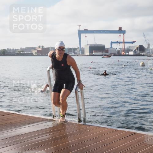 17.08.2025 - KN Förde Triathlon 2025 KatJ http://msf.ph/oto/8578203 17.08.2025 09:18:37 Schwimmen 192, 250, 174, 192, 250 meine-sportfotos.de