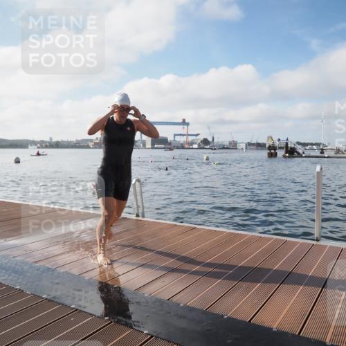 17.08.2025 - KN Förde Triathlon 2025 KatJ http://msf.ph/oto/8578228 17.08.2025 09:18:38 Schwimmen 153, 192, 250, 192, 250 meine-sportfotos.de