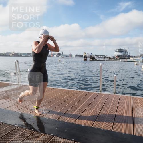 17.08.2025 - KN Förde Triathlon 2025 KatJ http://msf.ph/oto/8578238 17.08.2025 09:18:38 Schwimmen 153, 192, 250, 192, 250 meine-sportfotos.de