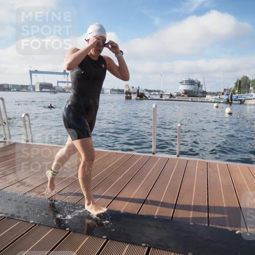 17.08.2025 - KN Förde Triathlon 2025 KatJ http://msf.ph/oto/8578245 17.08.2025 09:18:39 Schwimmen 153, 192, 250, 192, 250 meine-sportfotos.de