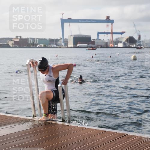 17.08.2025 - KN Förde Triathlon 2025 KatJ http://msf.ph/oto/8578248 17.08.2025 09:18:47 Schwimmen 153, 153, 250 meine-sportfotos.de
