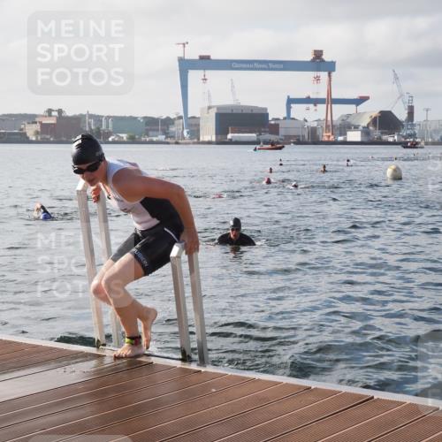 17.08.2025 - KN Förde Triathlon 2025 KatJ http://msf.ph/oto/8578261 17.08.2025 09:18:48 Schwimmen 153, 153, 250 meine-sportfotos.de
