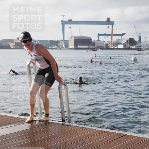 17.08.2025 - KN Förde Triathlon 2025 KatJ http://msf.ph/oto/8578270 17.08.2025 09:18:48 Schwimmen 153, 153, 250 meine-sportfotos.de