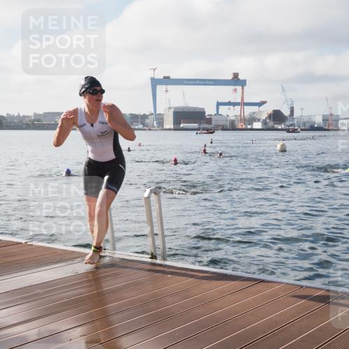 17.08.2025 - KN Förde Triathlon 2025 KatJ http://msf.ph/oto/8578278 17.08.2025 09:18:48 Schwimmen 153, 153, 250 meine-sportfotos.de