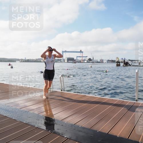 17.08.2025 - KN Förde Triathlon 2025 KatJ http://msf.ph/oto/8578285 17.08.2025 09:18:49 Schwimmen 153, 153, 250 meine-sportfotos.de