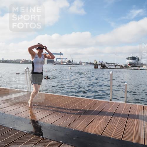 17.08.2025 - KN Förde Triathlon 2025 KatJ http://msf.ph/oto/8578296 17.08.2025 09:18:49 Schwimmen 153, 153, 250 meine-sportfotos.de