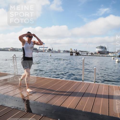 17.08.2025 - KN Förde Triathlon 2025 KatJ http://msf.ph/oto/8578300 17.08.2025 09:18:49 Schwimmen 153, 153, 250 meine-sportfotos.de