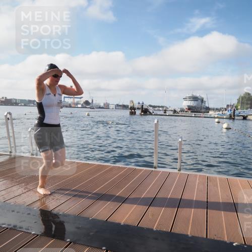 17.08.2025 - KN Förde Triathlon 2025 KatJ http://msf.ph/oto/8578303 17.08.2025 09:18:50 Schwimmen 153, 153, 250 meine-sportfotos.de