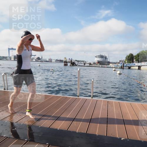 17.08.2025 - KN Förde Triathlon 2025 KatJ http://msf.ph/oto/8578307 17.08.2025 09:18:50 Schwimmen 153, 153, 250 meine-sportfotos.de