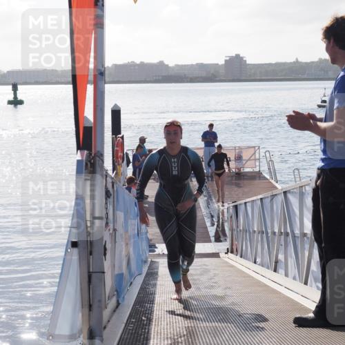 17.08.2025 - KN Förde Triathlon 2025 MichiJ http://msf.ph/oto/8578323 17.08.2025 09:15:41 Schwimmen 141, 149, 131 meine-sportfotos.de