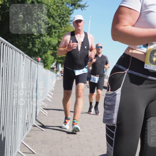 17.08.2025 - KN Förde Triathlon 2025 KatJ http://msf.ph/oto/8578339 17.08.2025 12:14:12 Laufen 294, 374, 380, 611 meine-sportfotos.de