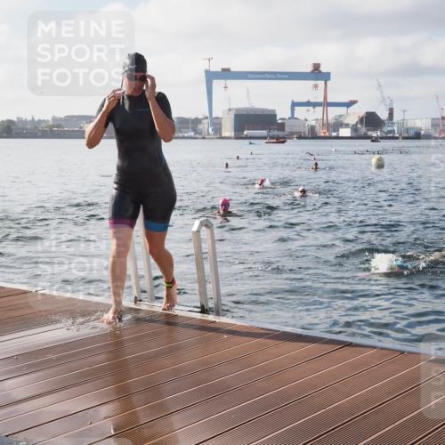 17.08.2025 - KN Förde Triathlon 2025 KatJ http://msf.ph/oto/8578358 17.08.2025 09:19:05 Schwimmen 173, 184, 219, 220, 173, 184 meine-sportfotos.de