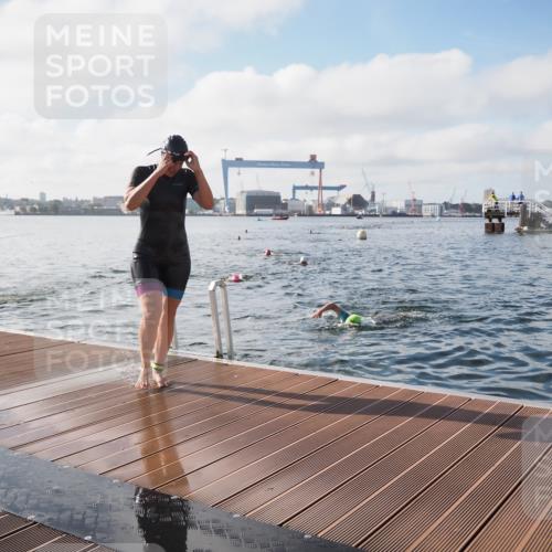 17.08.2025 - KN Förde Triathlon 2025 KatJ http://msf.ph/oto/8578376 17.08.2025 09:19:05 Schwimmen 173, 184, 219, 220, 173, 184 meine-sportfotos.de