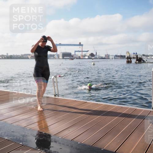 17.08.2025 - KN Förde Triathlon 2025 KatJ http://msf.ph/oto/8578384 17.08.2025 09:19:06 Schwimmen 173, 184, 219, 220, 173, 184, 220 meine-sportfotos.de